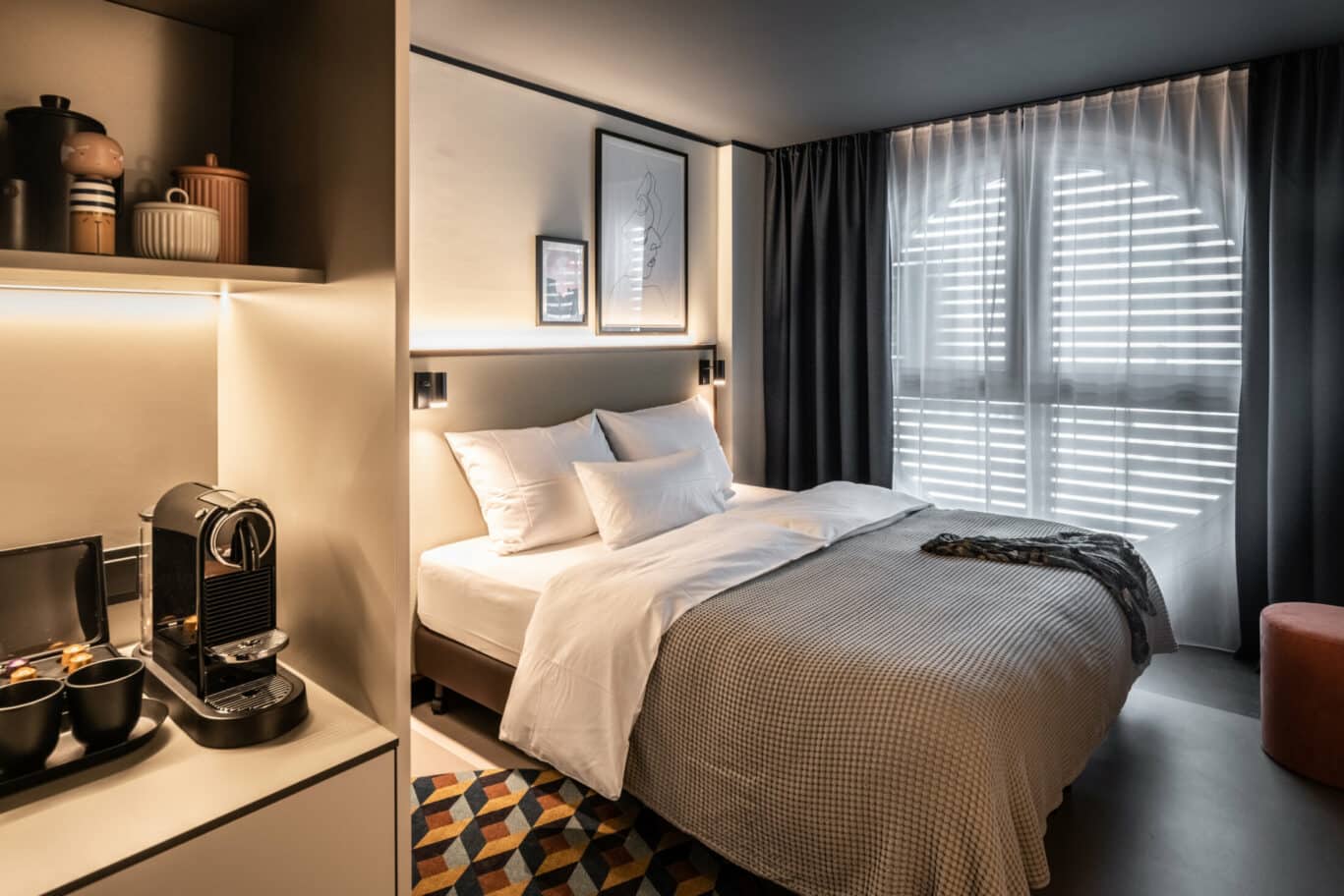 Ansicht eines Zimmers mit Doppel-Bett