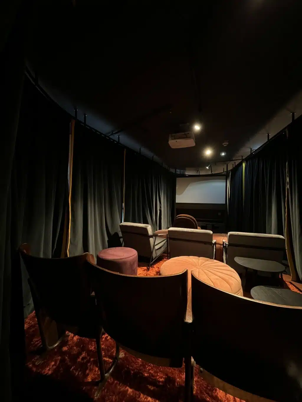 Foto des hoteleigenen Kinos im Revo Hotel München